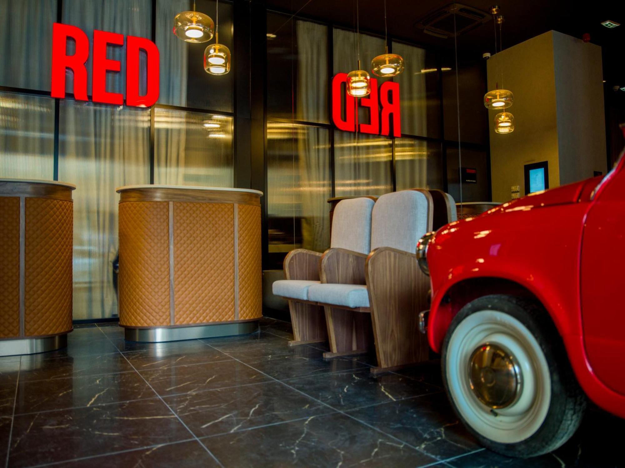Radisson Red Belgrade Hotel Exterior foto