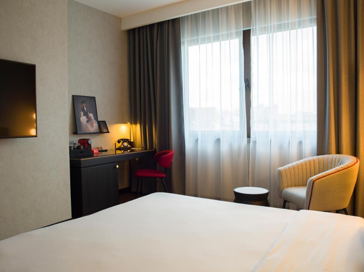 Radisson Red Belgrade Hotel Exterior foto